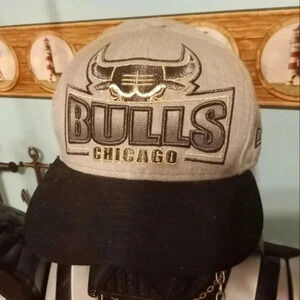 Chicago Bulls Baseball Hat Snapback Embroidered Gray Black